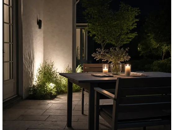 foto giardino illuminato