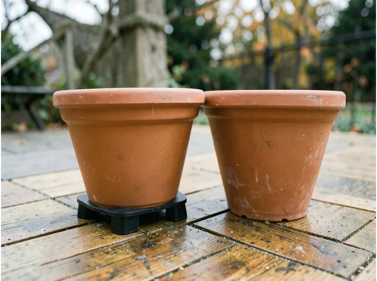 Piedini distanziatori: tenere il vaso sollevato dall'acqua