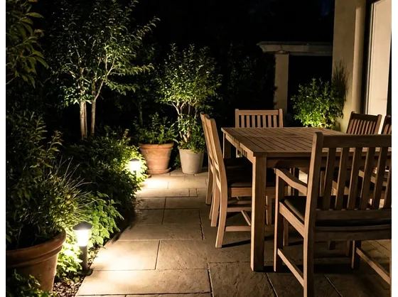 foto giardino illuminato