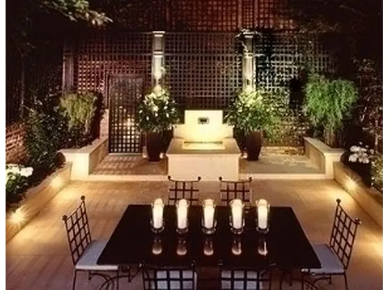 foto giardino illuminato