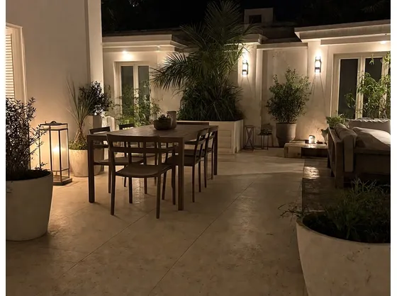 foto giardino illuminato