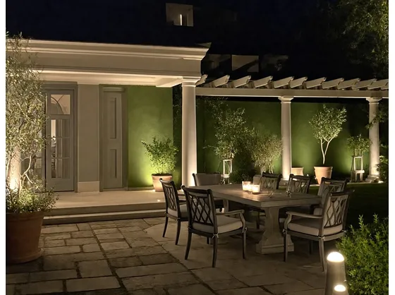 foto giardino illuminato