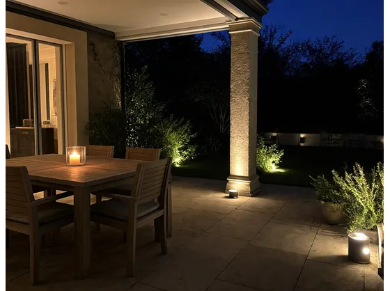 foto giardino illuminato
