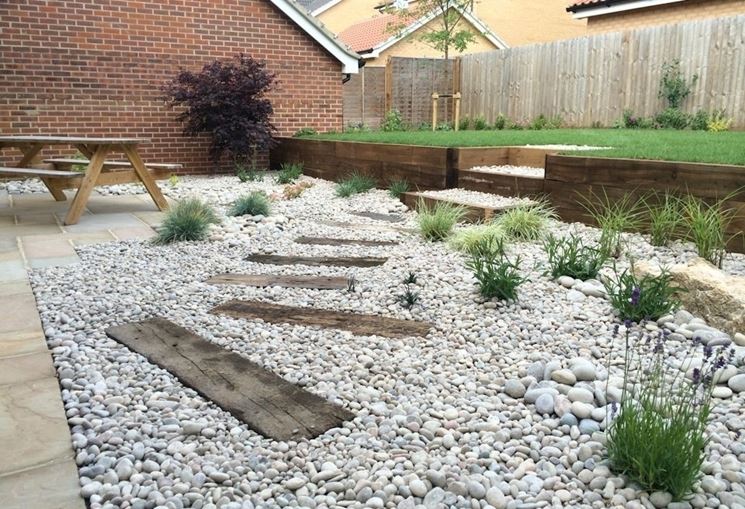 ghiaia per decorare giardino