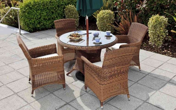 MELKO24 Set Giardino In Polyrattan Marrone – Divano 2 Posti + Pouf/Tavolino – Cuscini Imbottiti Beige – Resistente Alle Intemperie