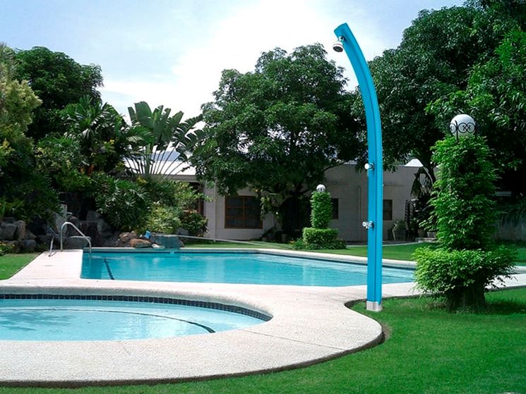 Docce da giardino accessori piscine modelli docce da for Piscine da giardino